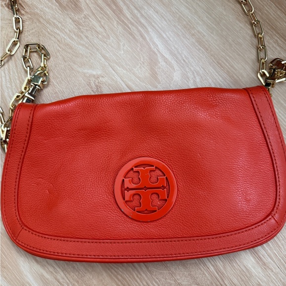 Tory Burch Orange Crossbody Purse with Magnetic Closure - Picture 3 of 11